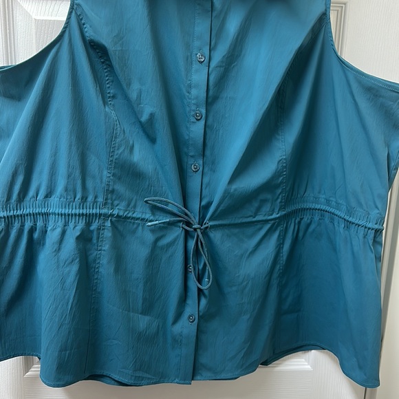 LIKE NEW! Athleta Levitate Poplin Tank - Picture 8 of 14